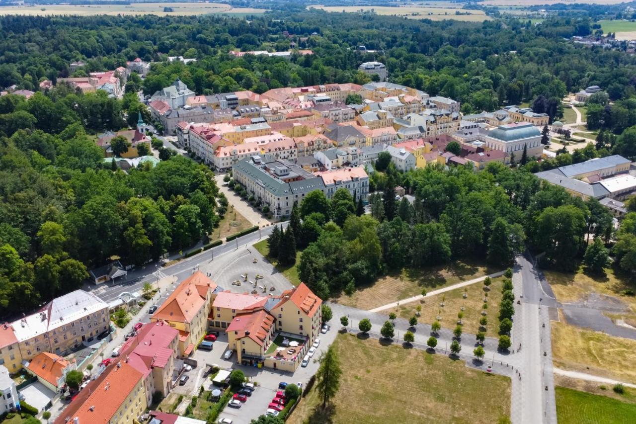Spa Hotel Centrum Františkovy Lázně エクステリア 写真